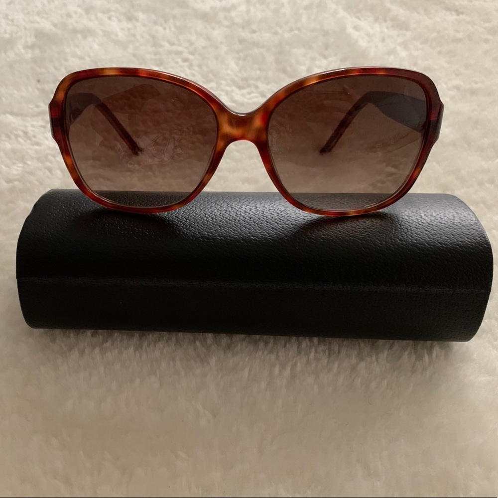 NWOT. Burberry sunglasses